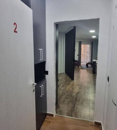 #2 Lovely Spacious 1-Bedroom Apart Tirana Exterior photo
